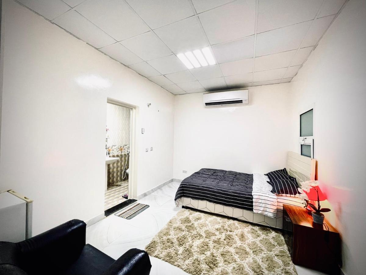 Private 2Bedroom Villa With T&B And Kitchenette Near Abu Dhabi International Airport Exterior photo